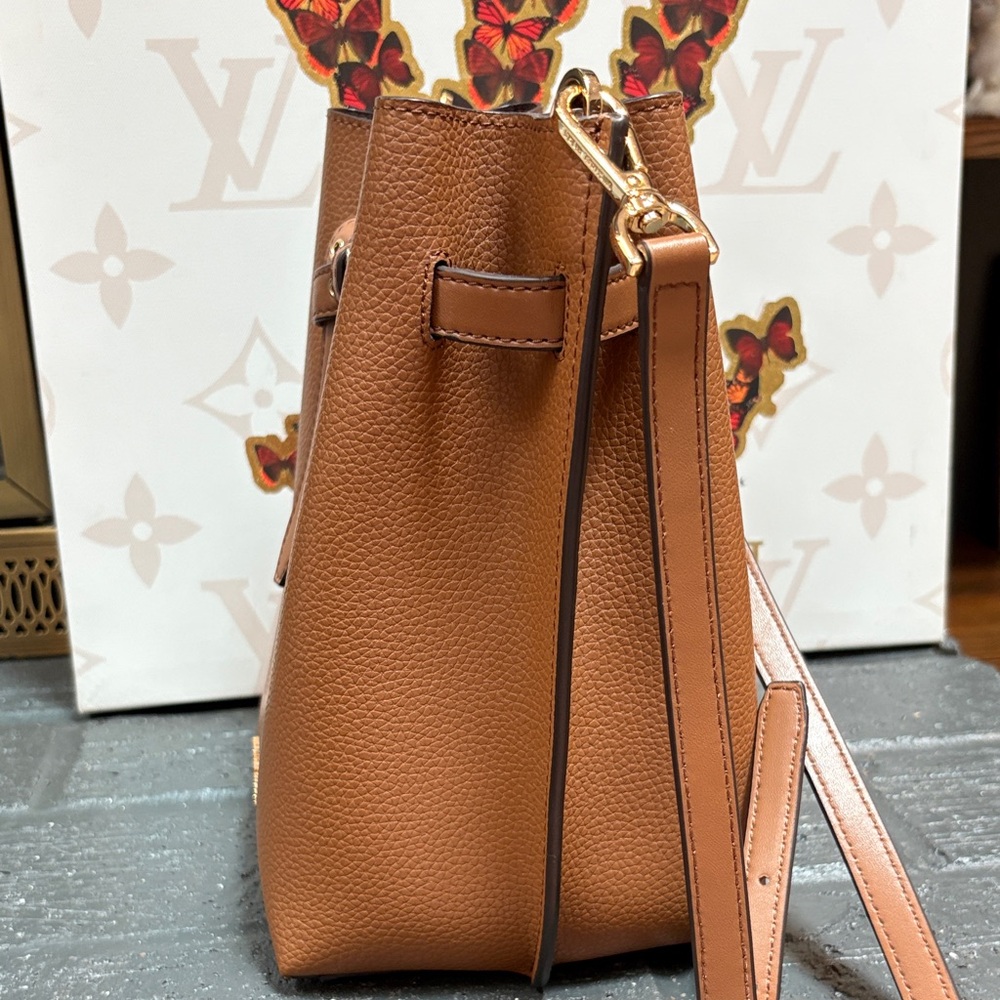 Michael Kors Emilia Small Bucket Bag Messenger Leather Luggage - Picture 7 of 16